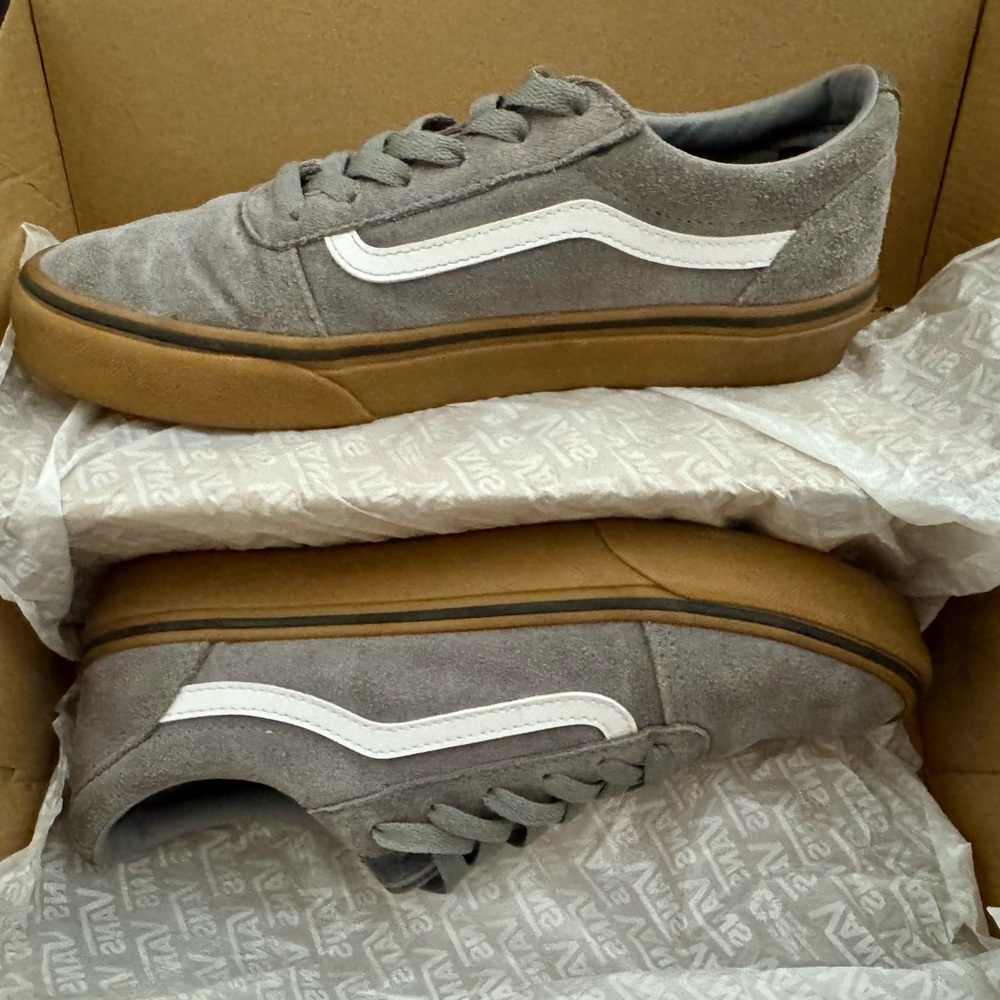 Ward - Suede Frost Grey with Gum Sole